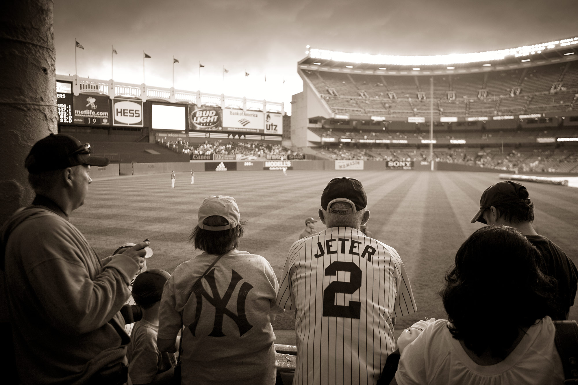 004_YankeeStadium_MG_6877bw_web_B