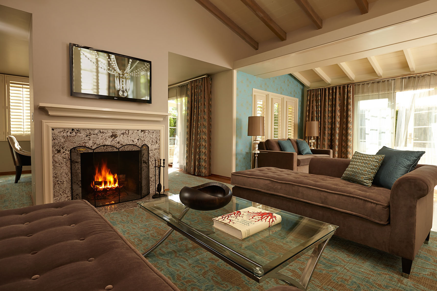 The_Inn_suite_Living_Room