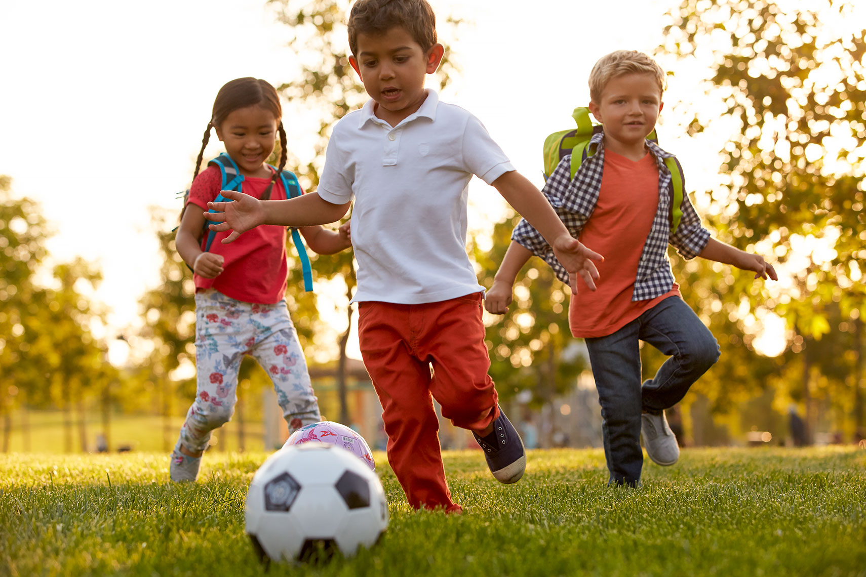 Lifestyle-056-neighborhood-kids-park-soccer