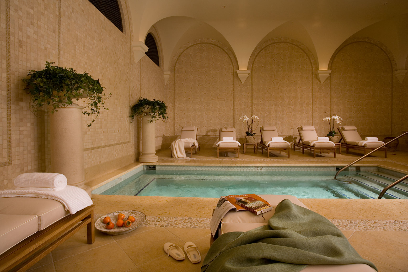 Womans_Colonnade_Pelican_Hill_Spa