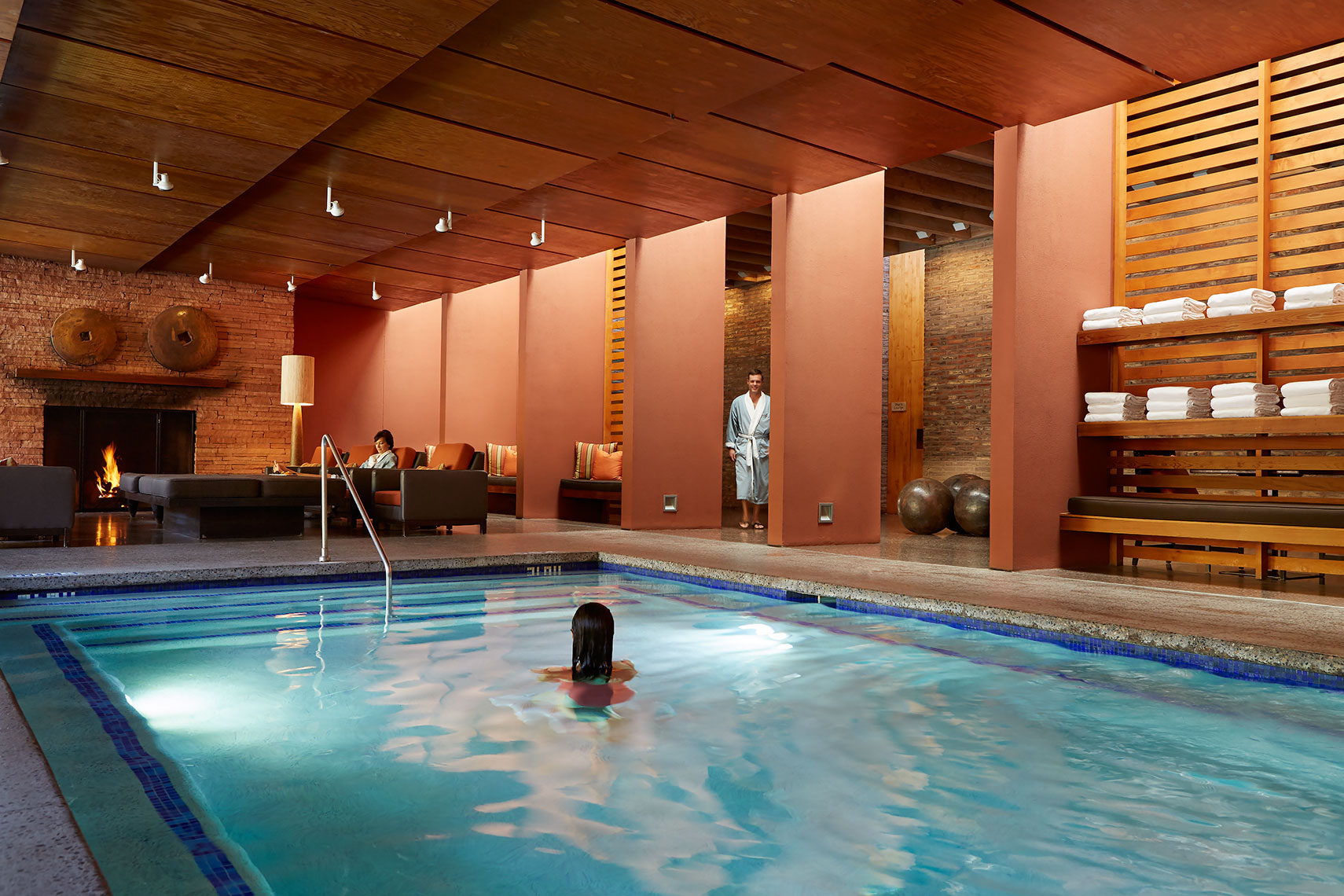 Mii_Amo_Indoor_Pool